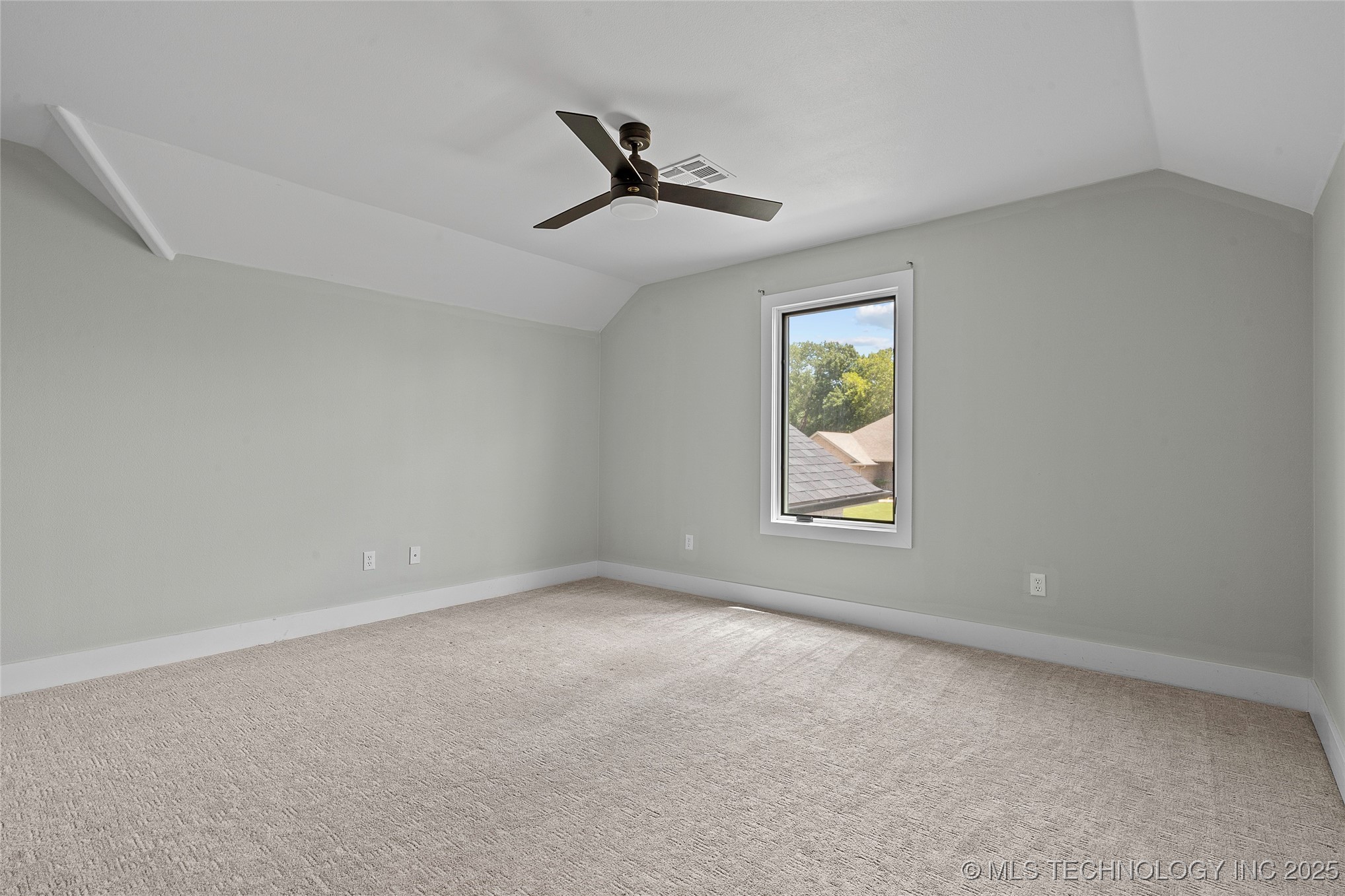 1223 Buckingham Property Photo 39