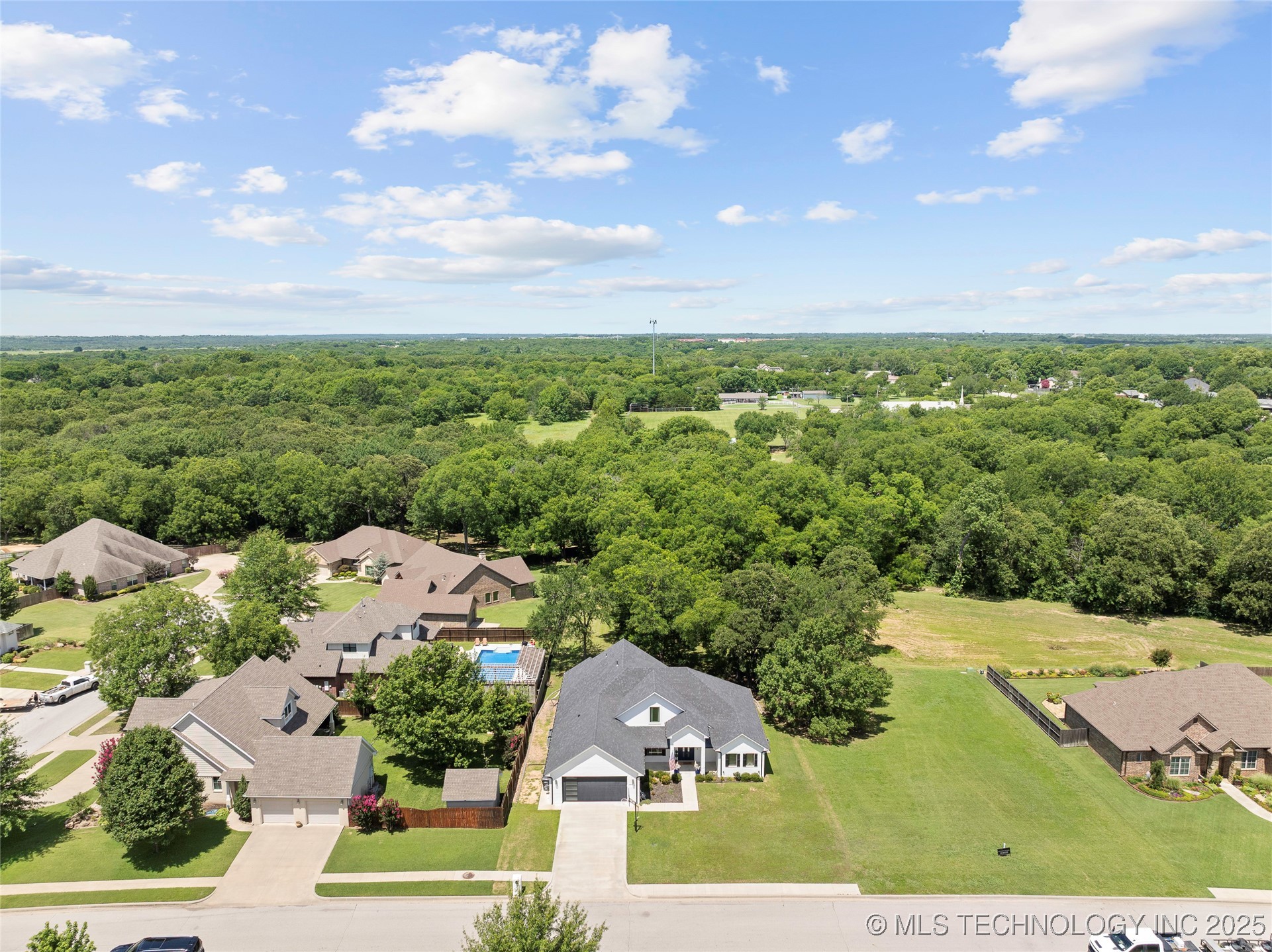 1223 Buckingham Property Photo 50