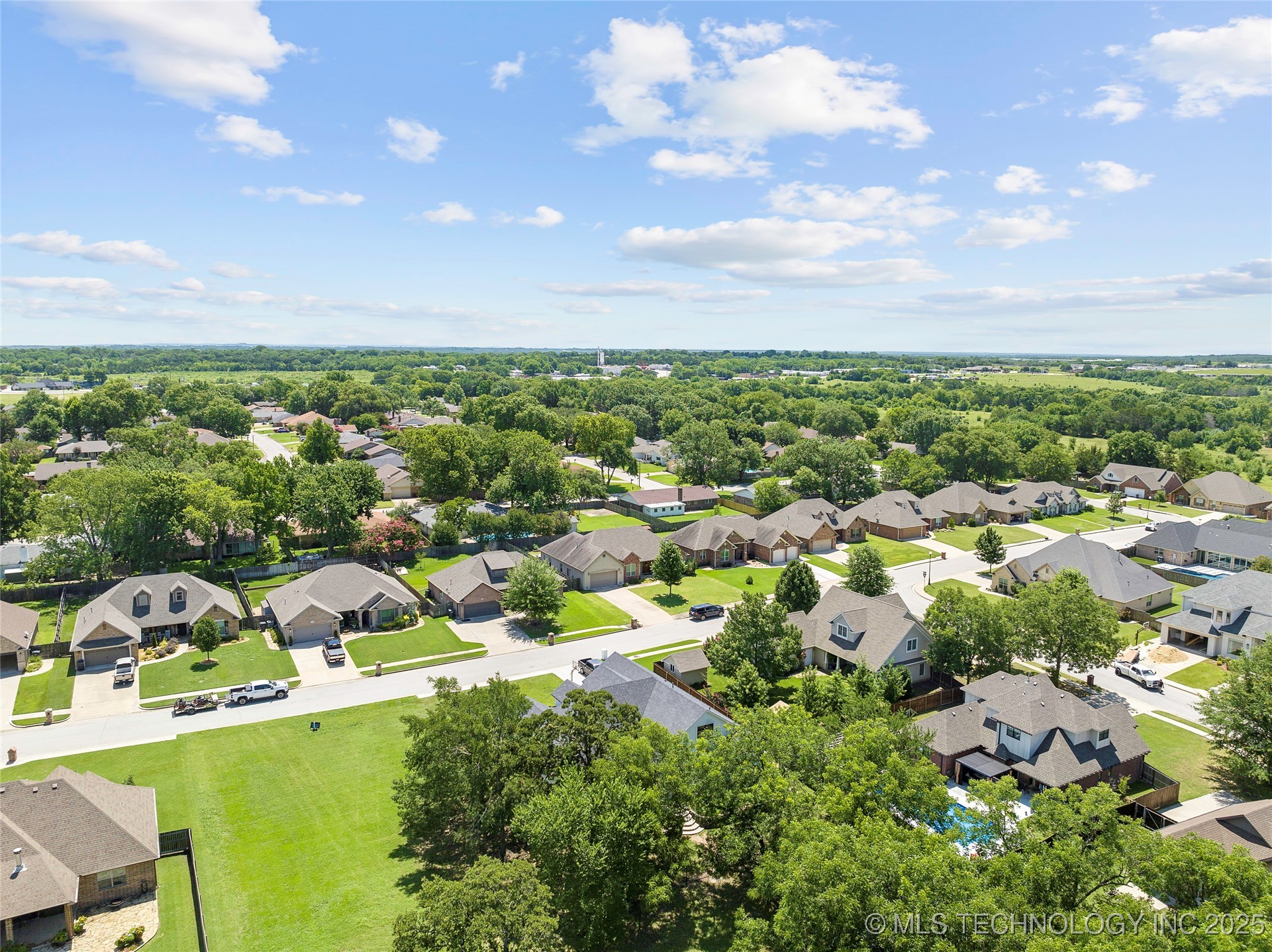 1223 Buckingham Property Photo 52