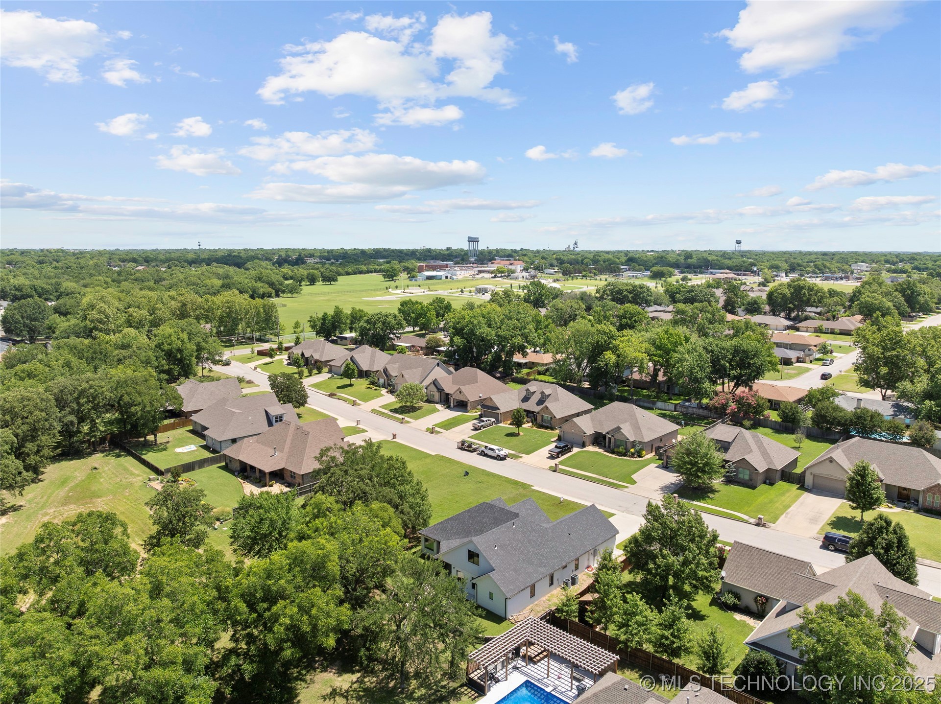 1223 Buckingham Property Photo 53