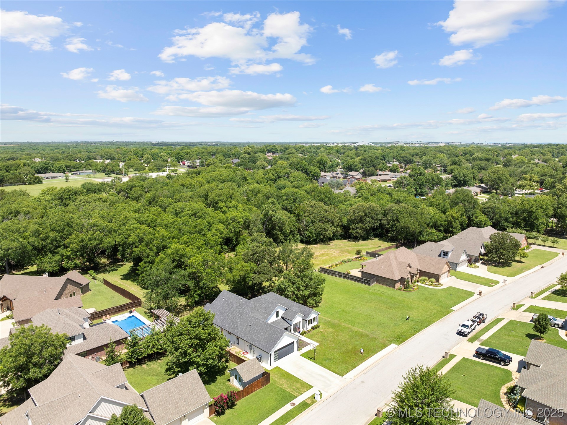 1223 Buckingham Property Photo 54