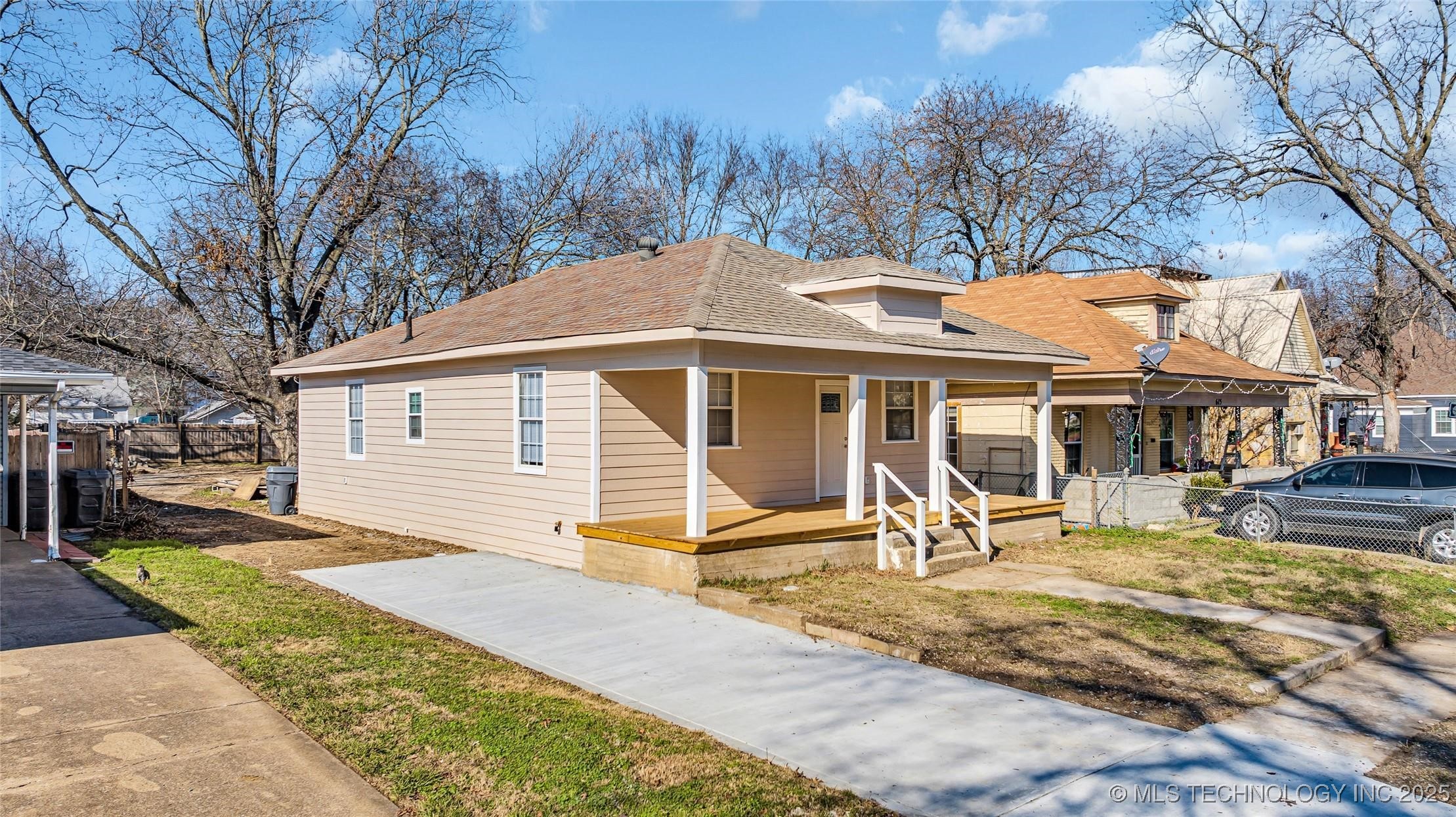 613 Nw A Street Property Photo 3