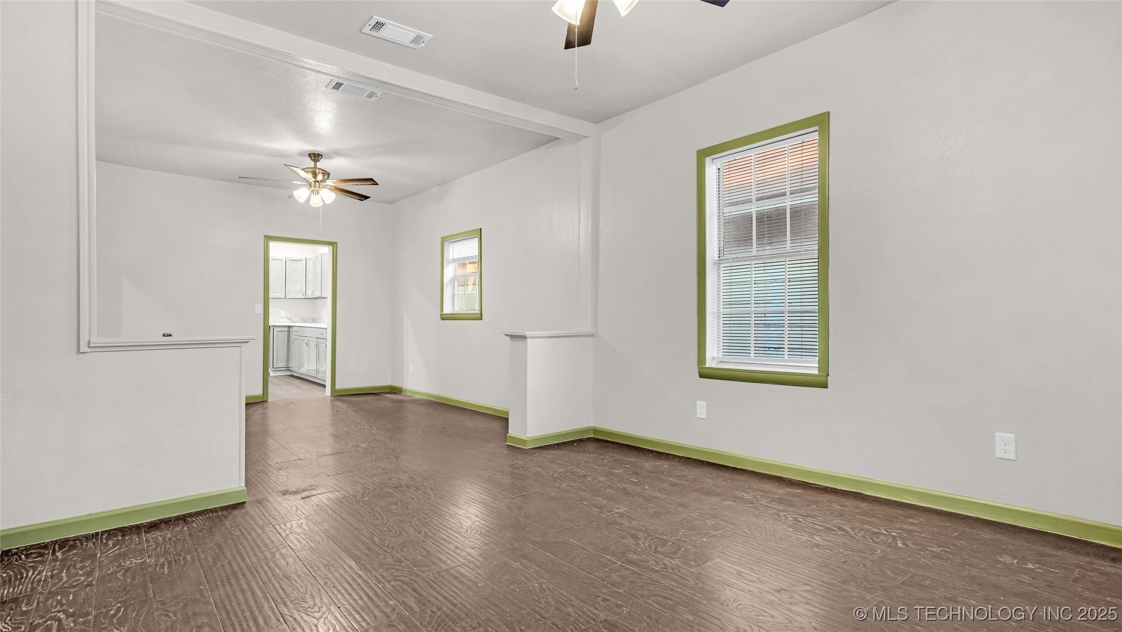 613 Nw A Street Property Photo 4