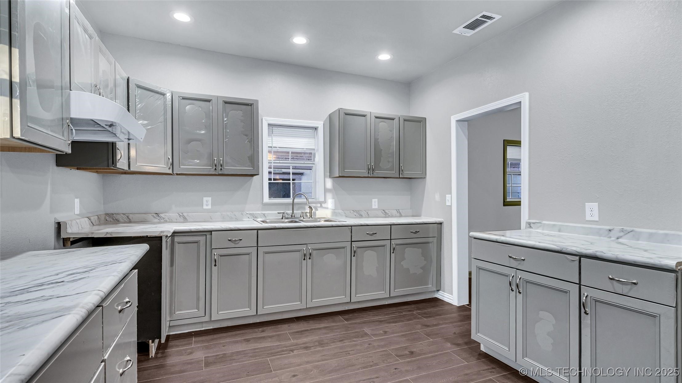 613 Nw A Street Property Photo 9