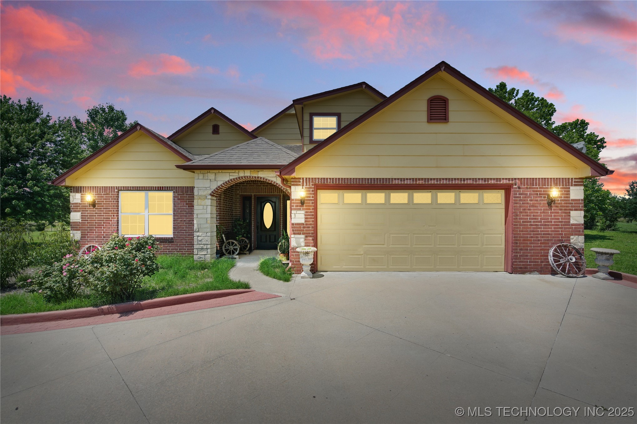 17822 S 44th West Avenue Property Photo 1