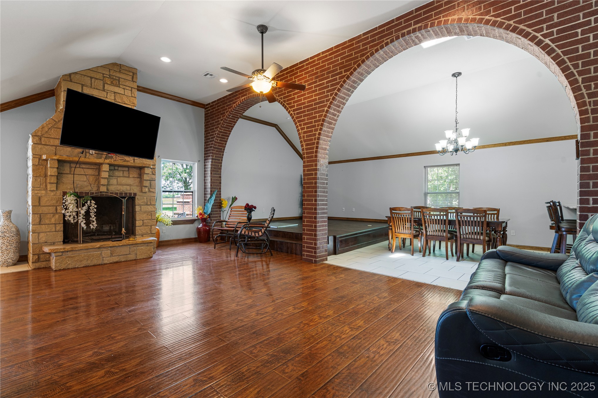 17822 S 44th West Avenue Property Photo 3