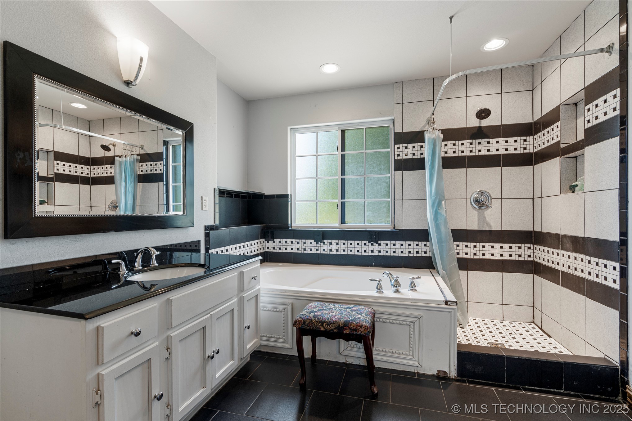 17822 S 44th West Avenue Property Photo 5