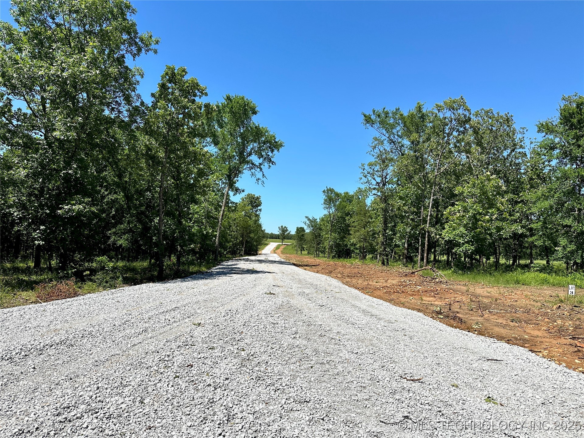 24 Blake Circle Property Photo 4