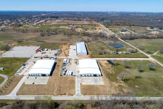 11160 S 225th East Avenue Property Photo 2