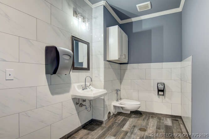 11160 S 225th East Avenue Property Photo 24