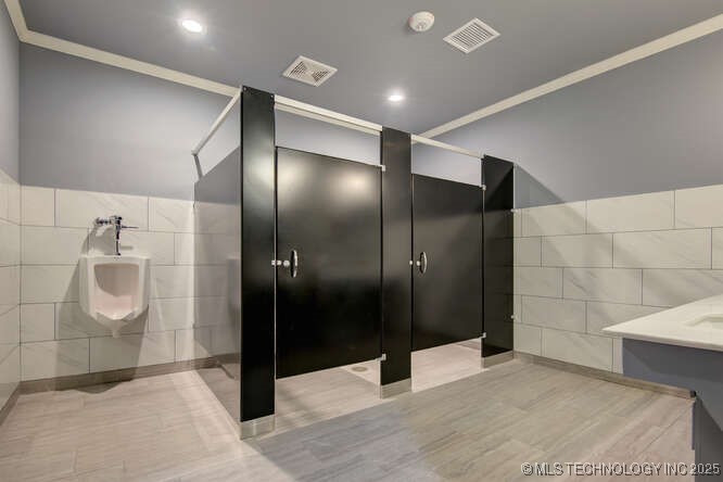 11160 S 225th East Avenue Property Photo 25