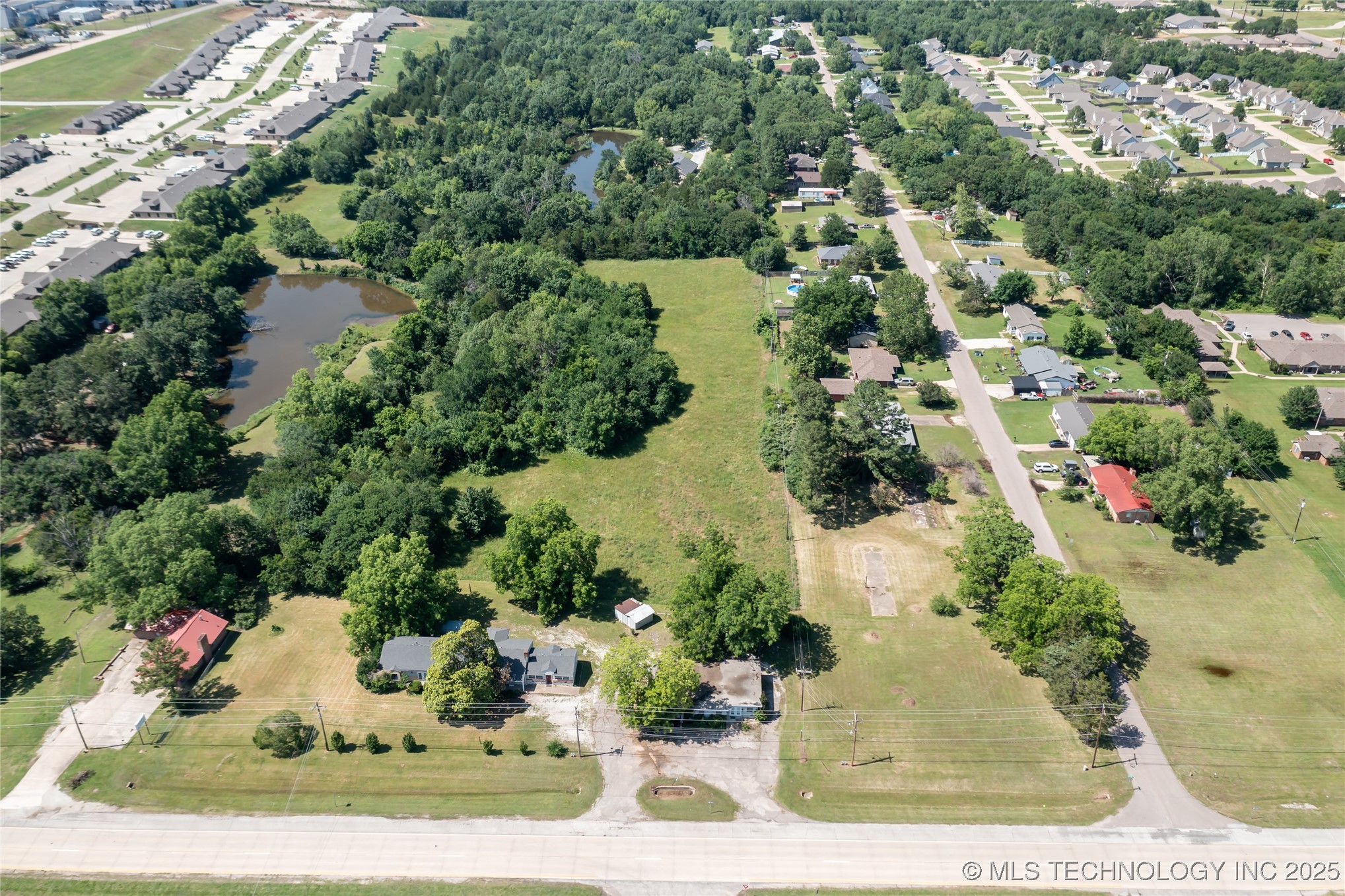 2600 Arlington Property Photo 2