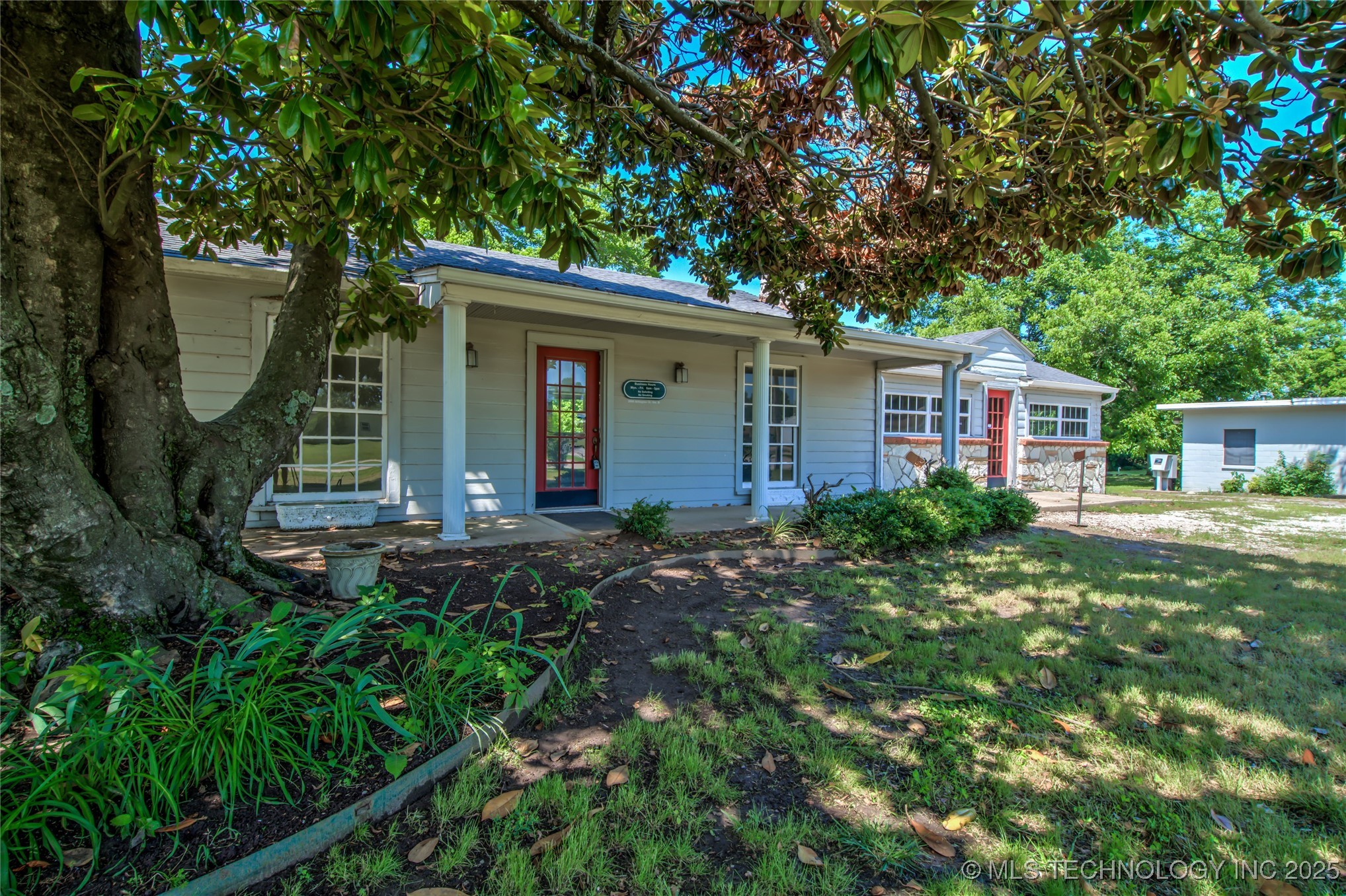 2600 Arlington Property Photo 5