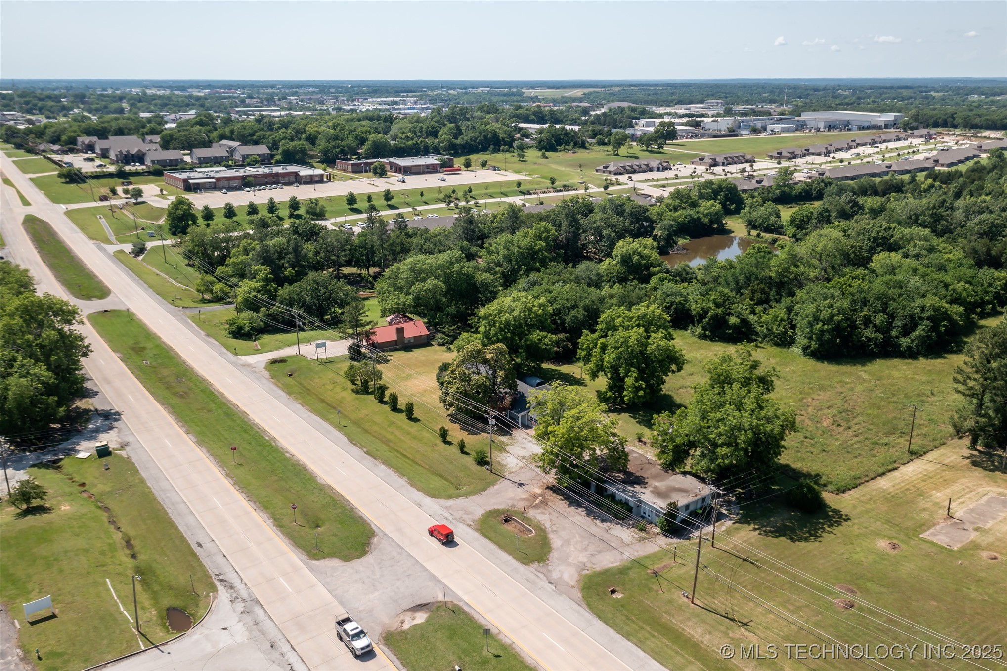 2600 Arlington Property Photo 9