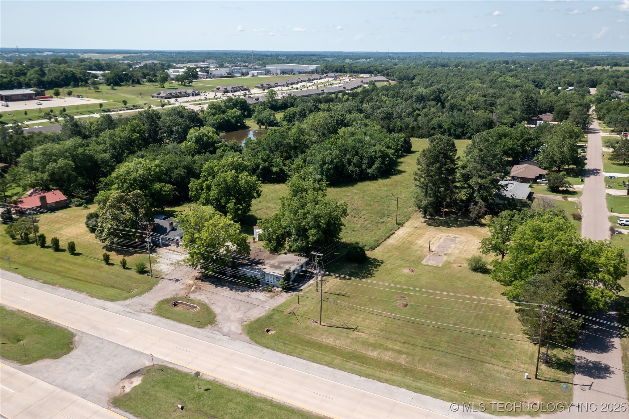 2600 Arlington Property Photo 11