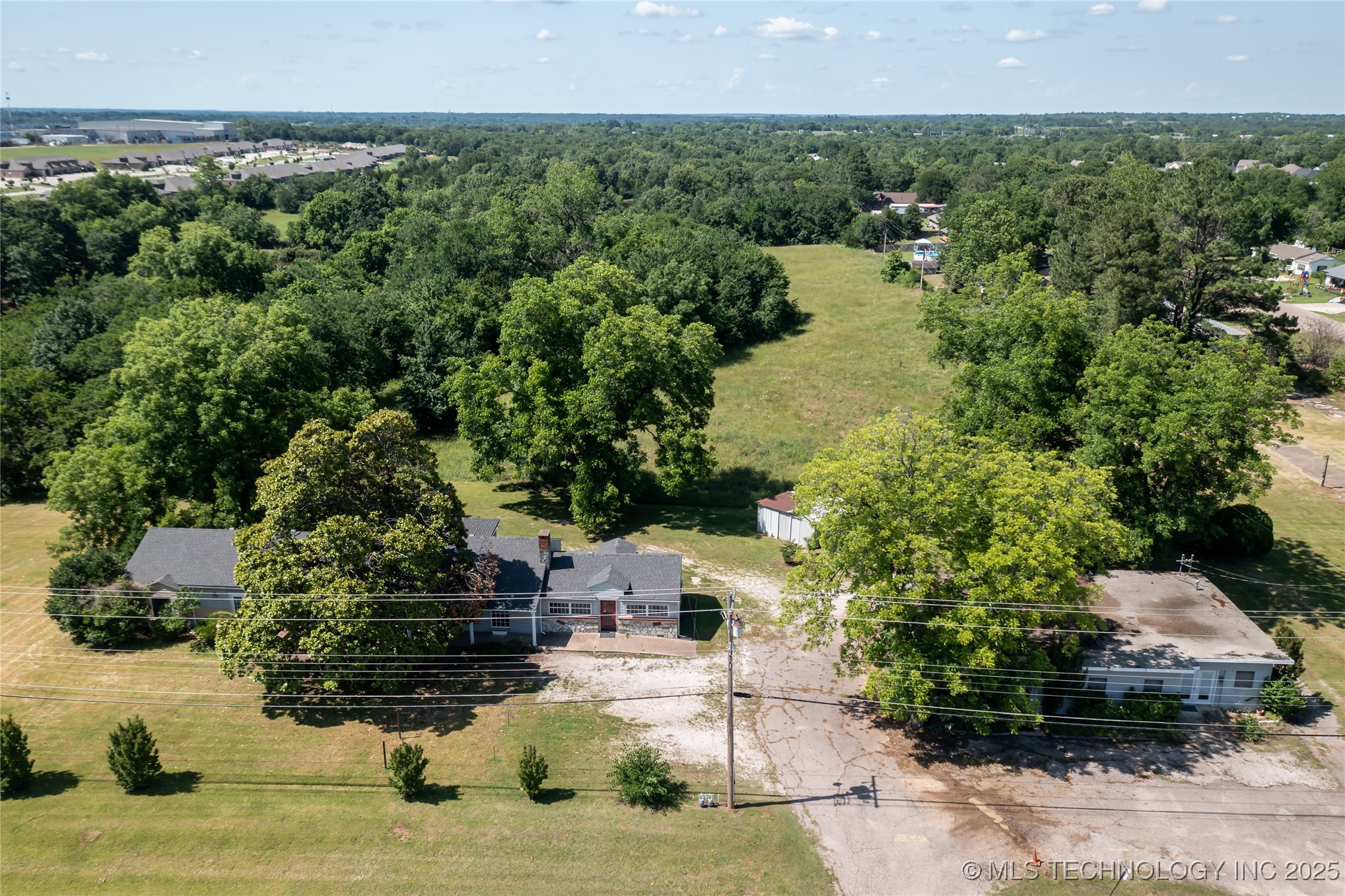 2600 Arlington Property Photo 12