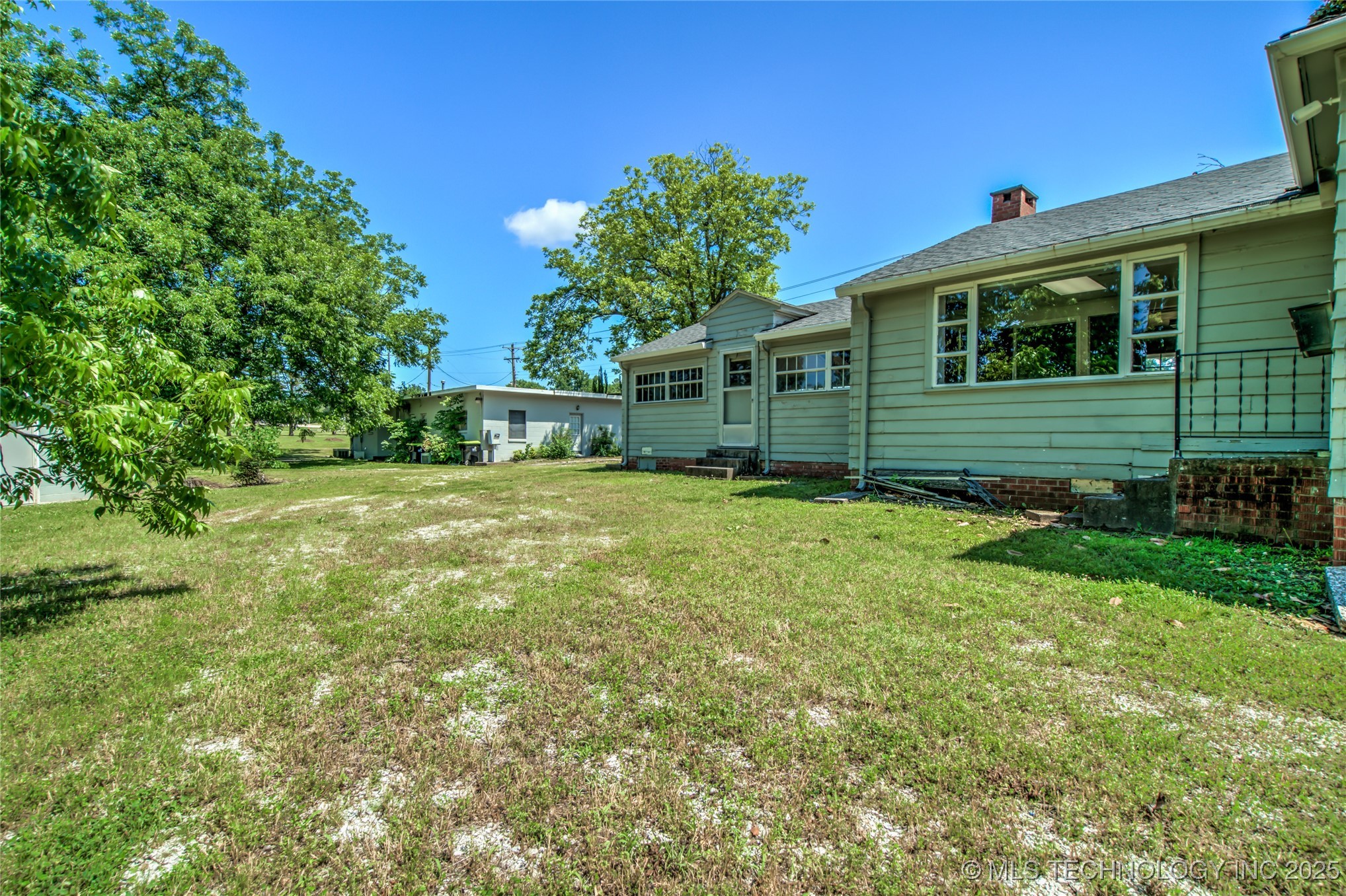 2600 Arlington Property Photo 17