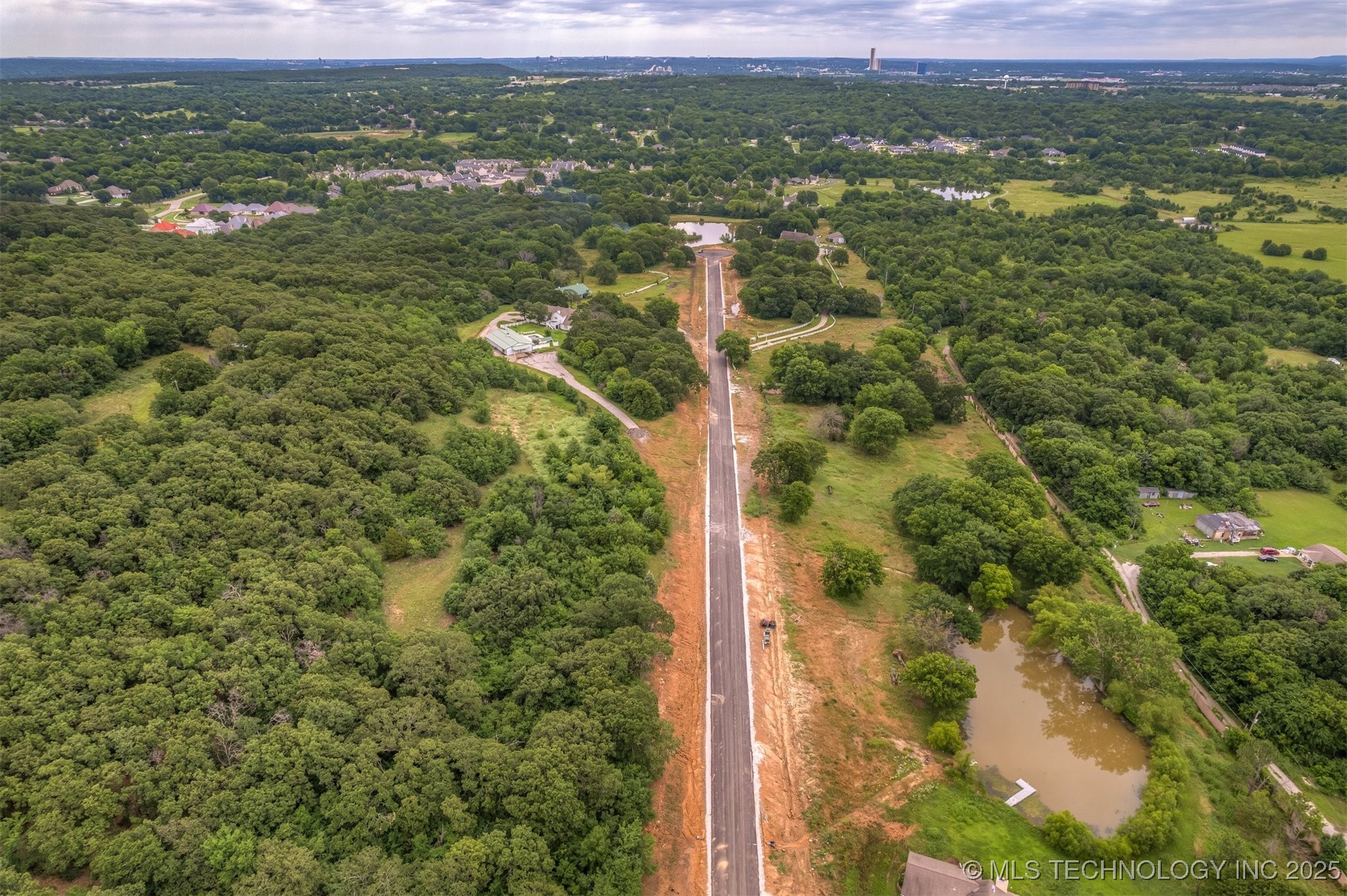 4680 Oak Timber Drive Property Photo 7