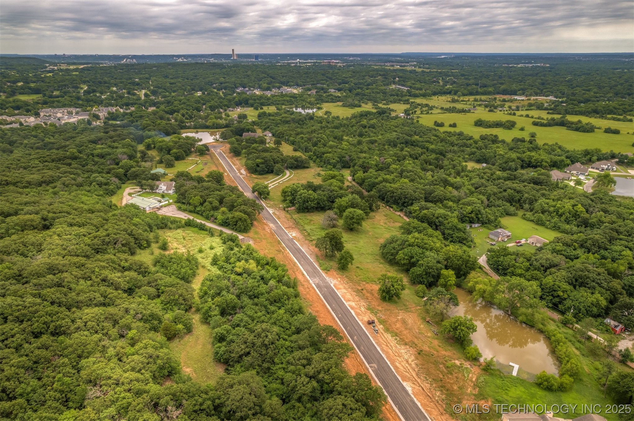 4680 Oak Timber Drive Property Photo 9