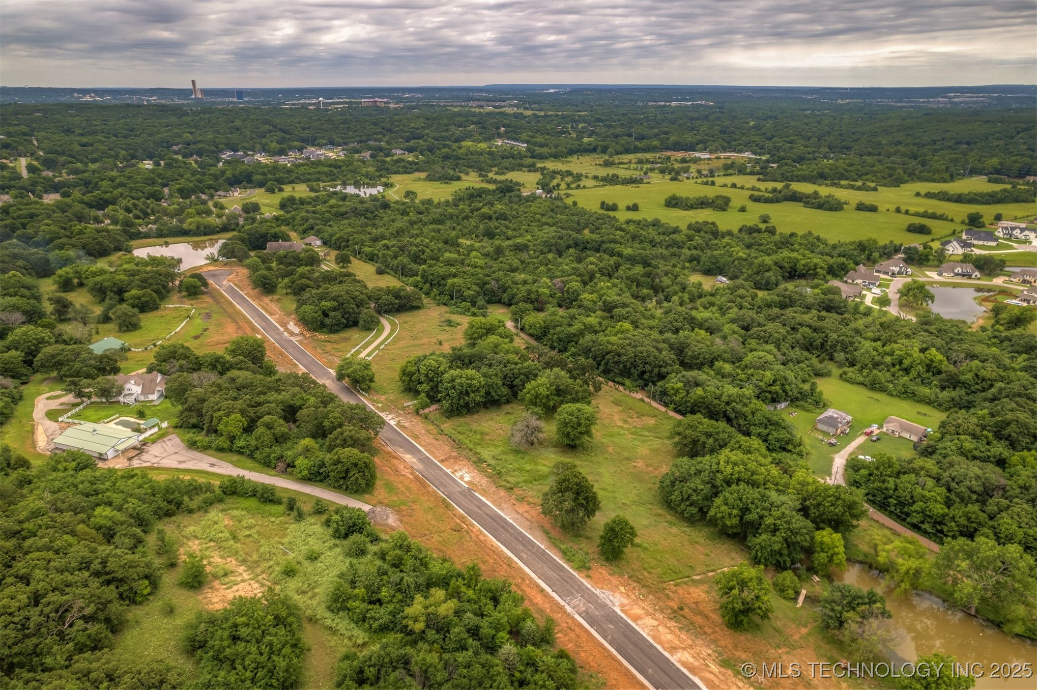 4680 Oak Timber Drive Property Photo 10
