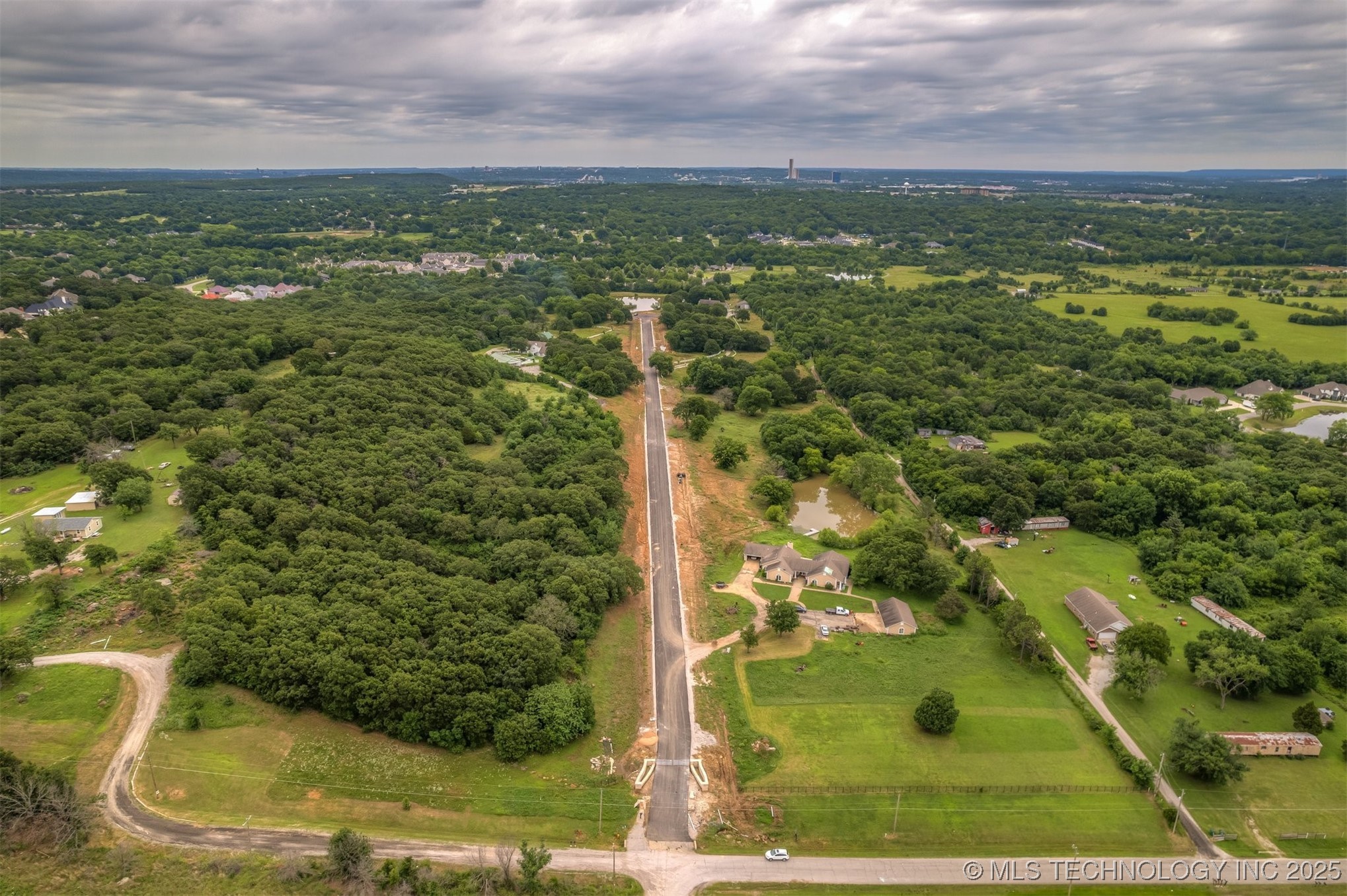 4781 Oak Timber Drive Property Photo 2