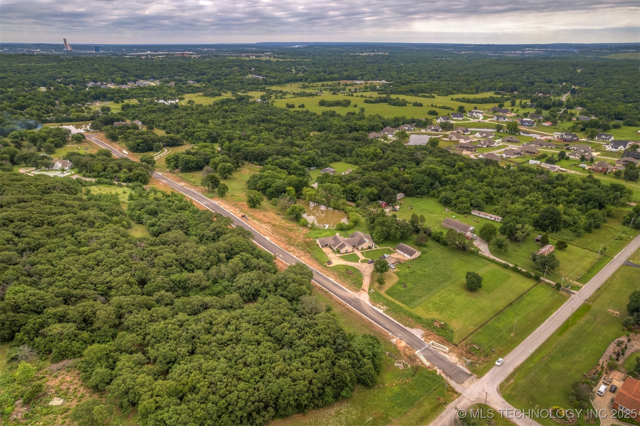 4781 Oak Timber Drive Property Photo 6