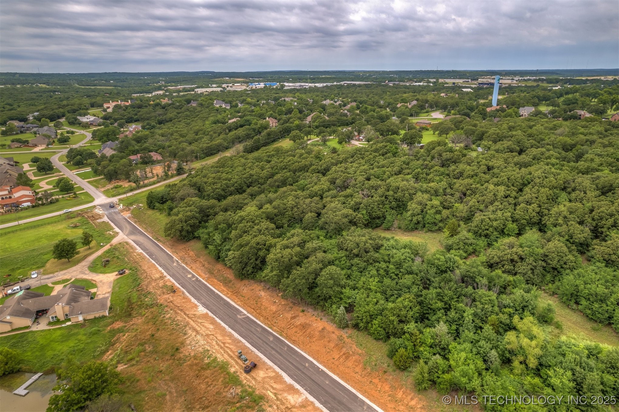 4781 Oak Timber Drive Property Photo 15