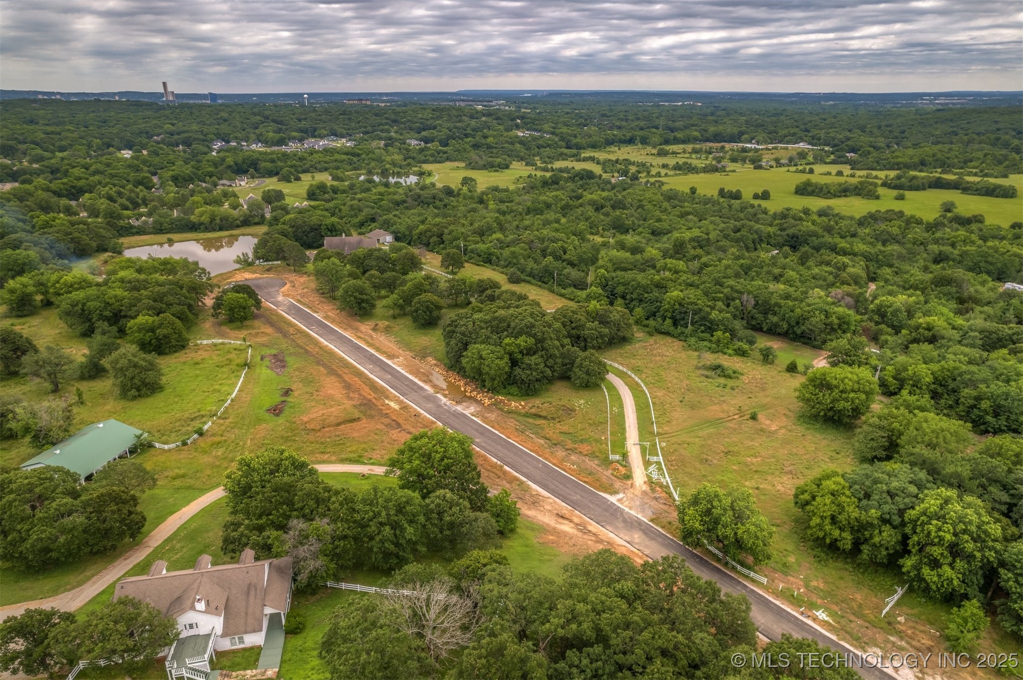 4458 Oak Timber Drive Property Photo 14