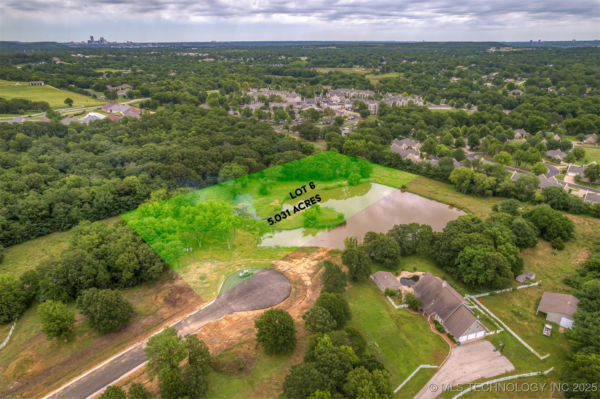 3881 Oak Timber Drive Property Photo 6