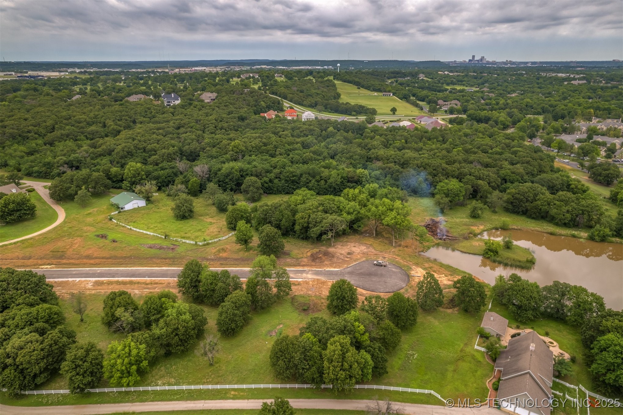 3881 Oak Timber Drive Property Photo 8