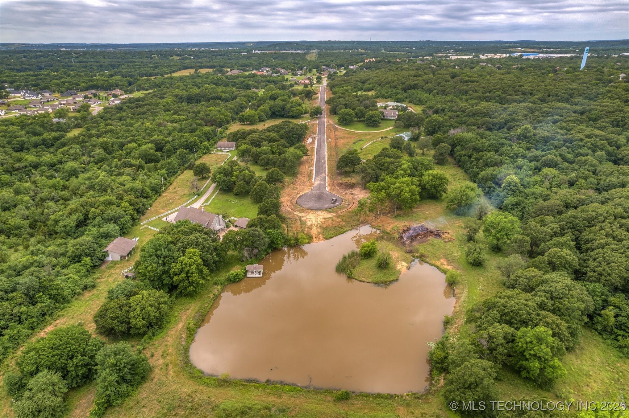 3881 Oak Timber Drive Property Photo 9