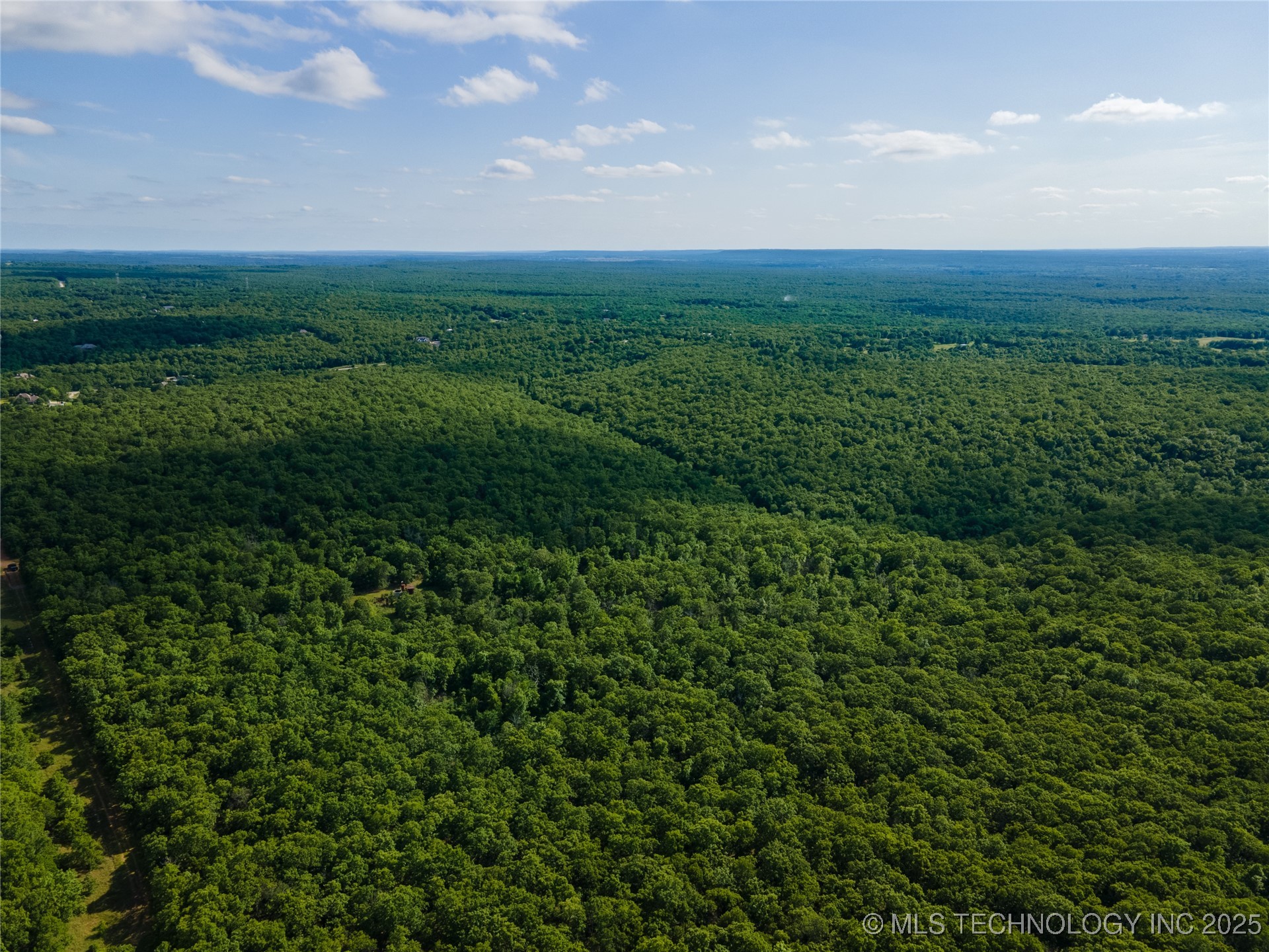 S 145th Avenue Property Photo 7