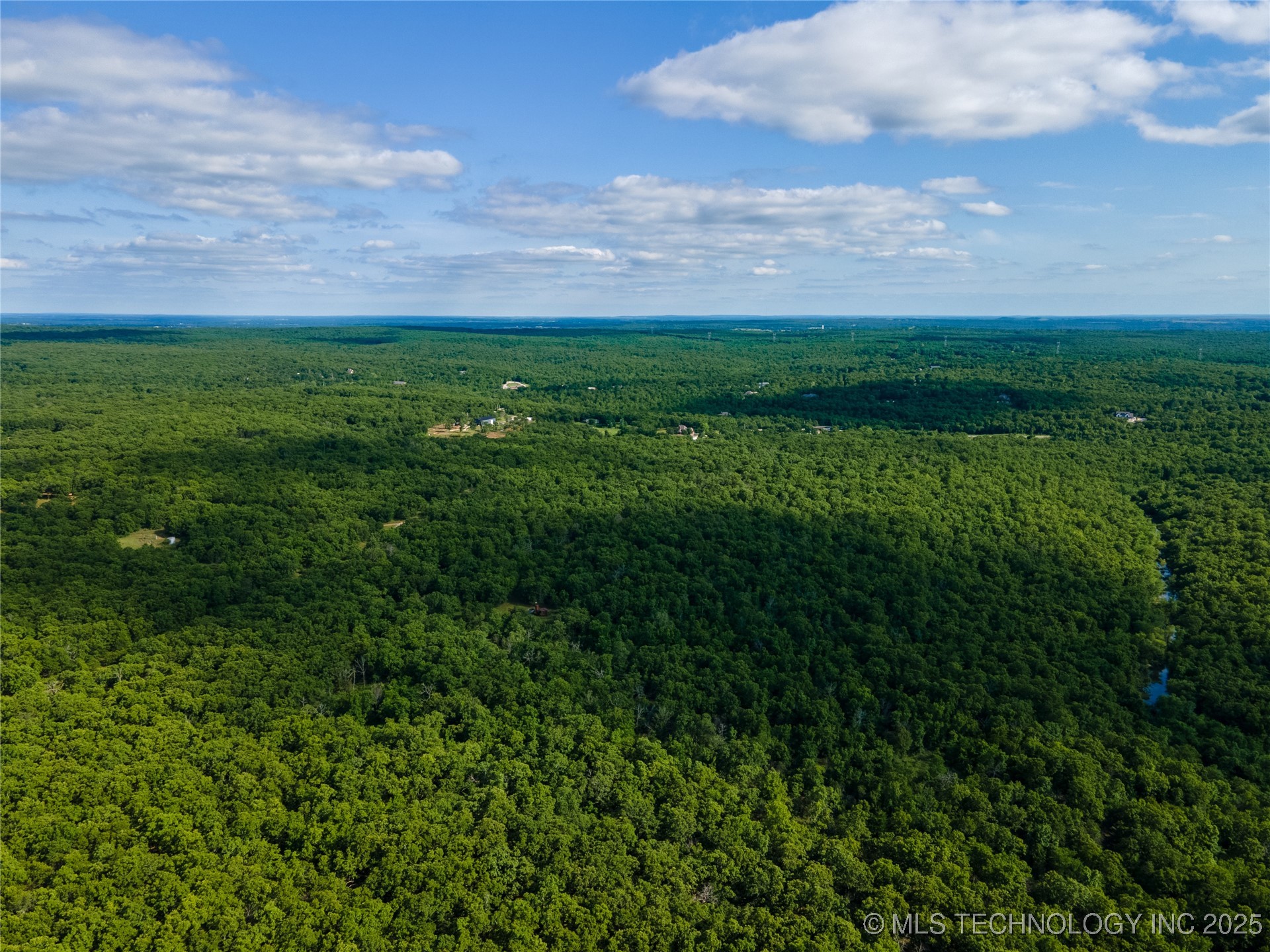 S 145th Avenue Property Photo 8