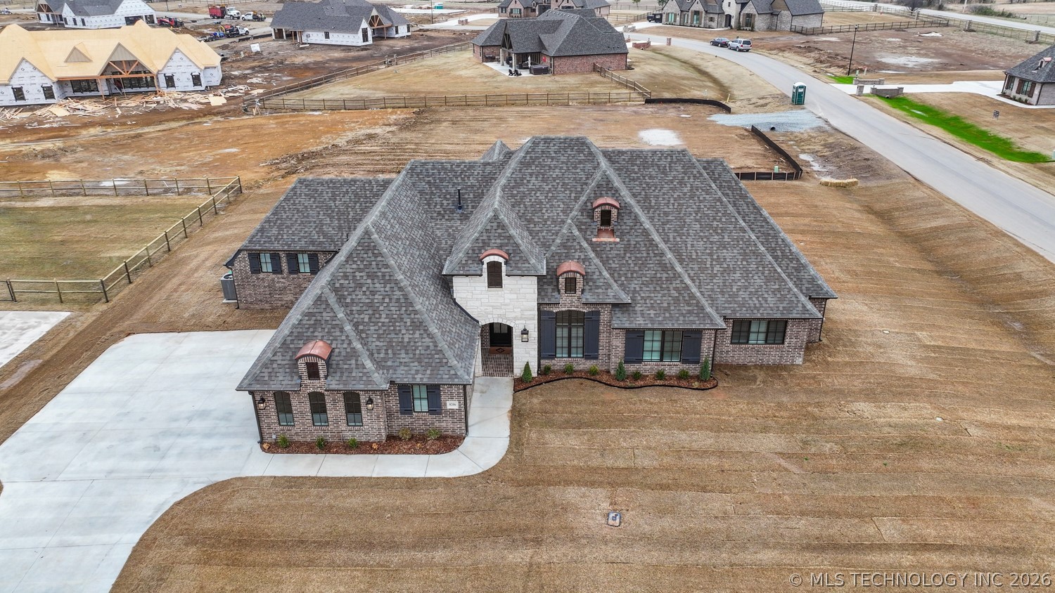 8206 E 110th Street North Property Photo 2