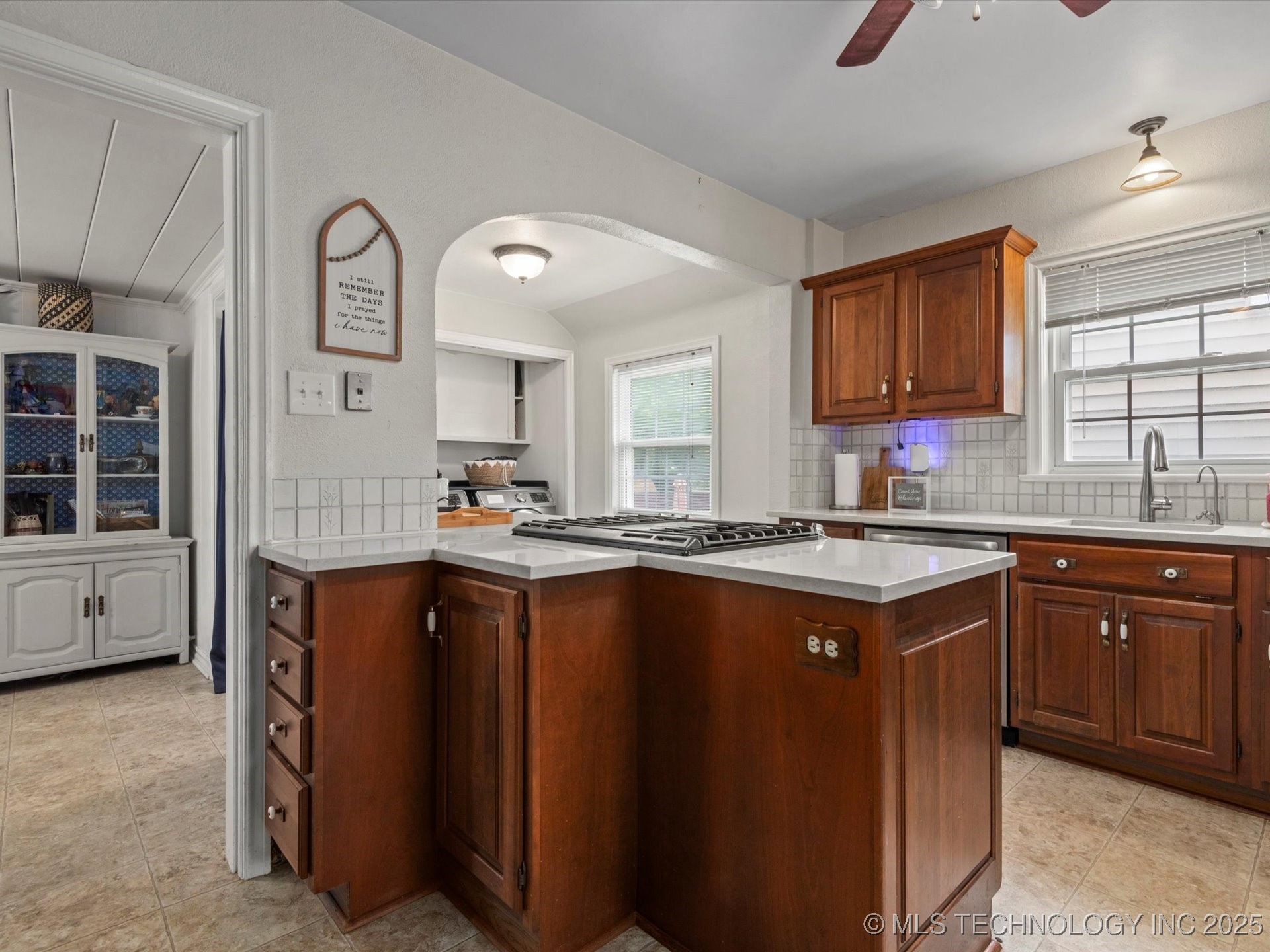 1629 Dewey Avenue Property Photo 10