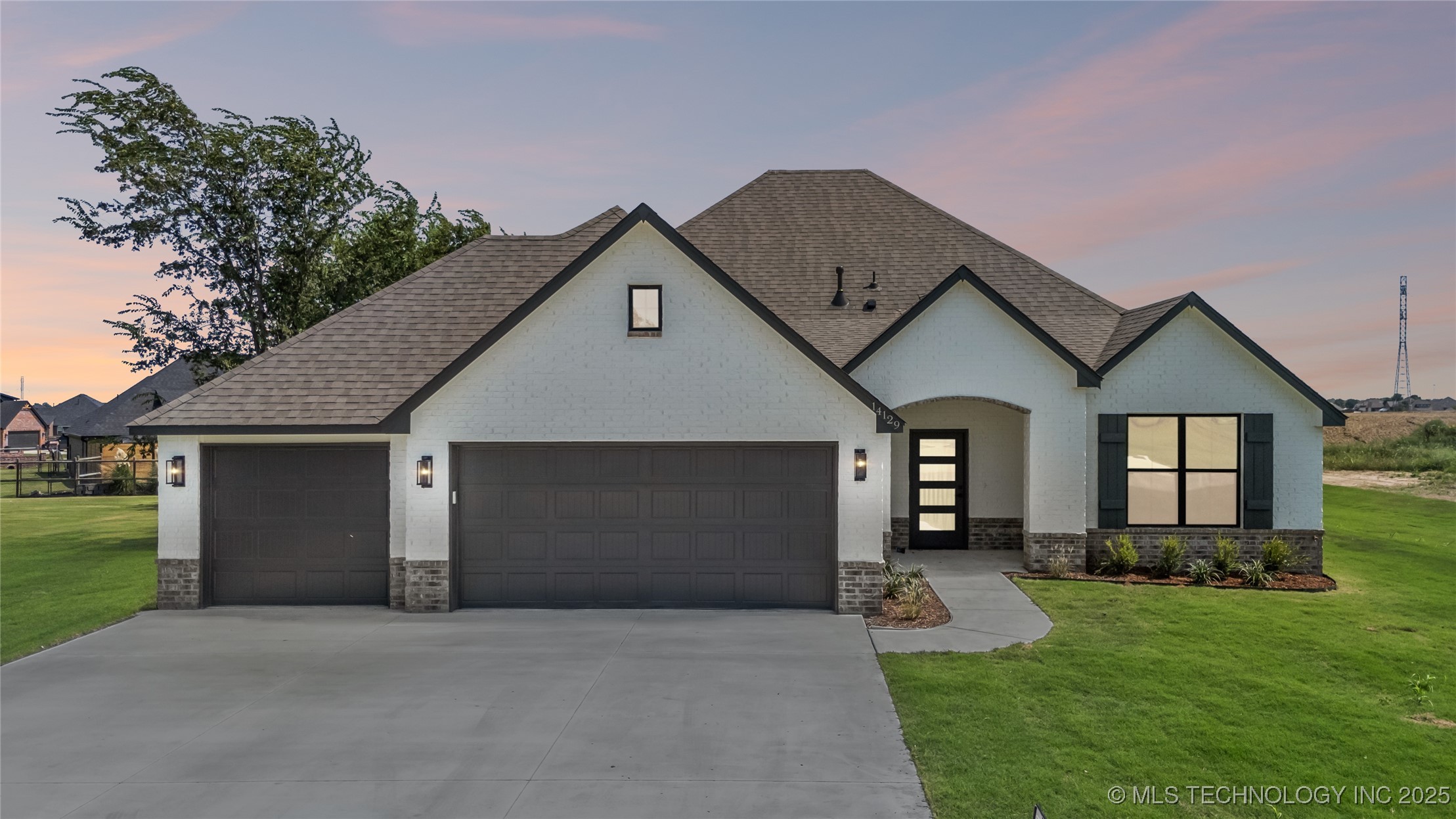 14129 N 54th East Avenue Property Photo 1