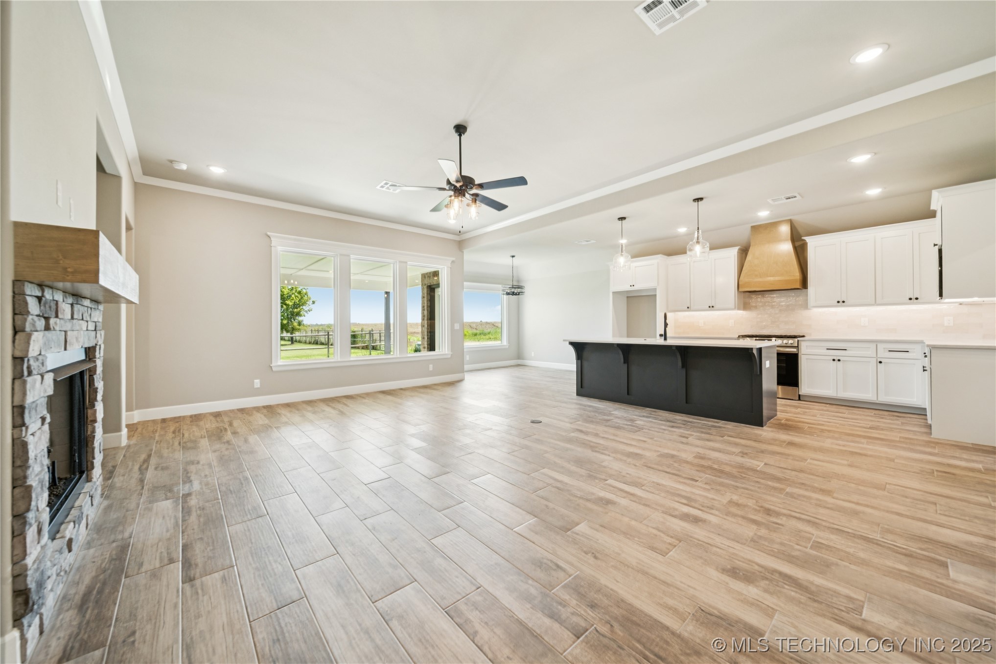 14129 N 54th East Avenue Property Photo 7