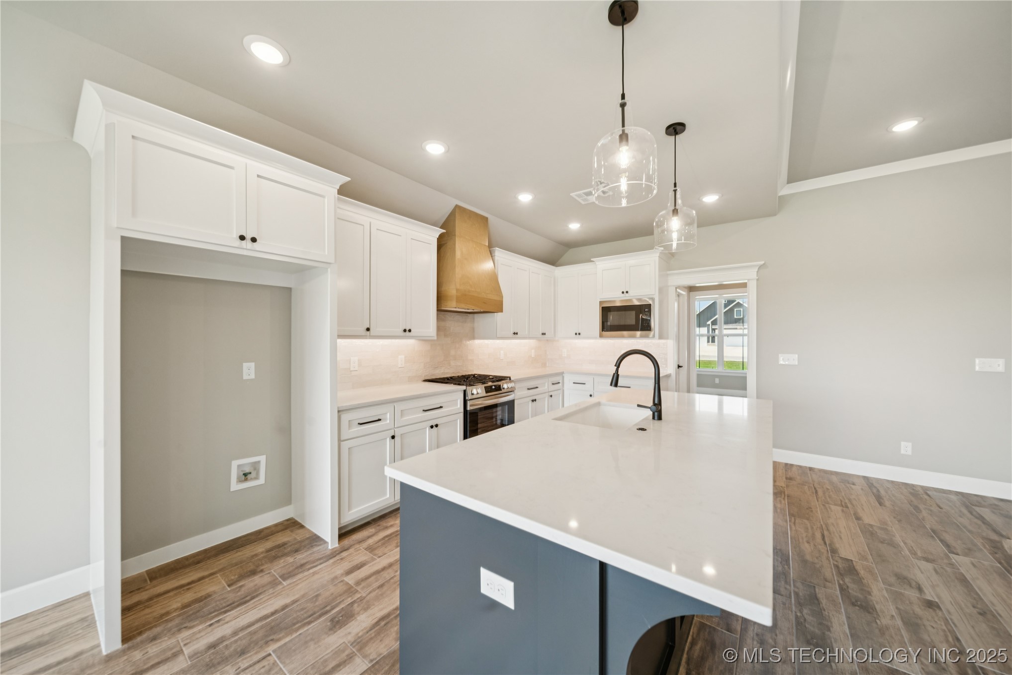 14129 N 54th East Avenue Property Photo 12