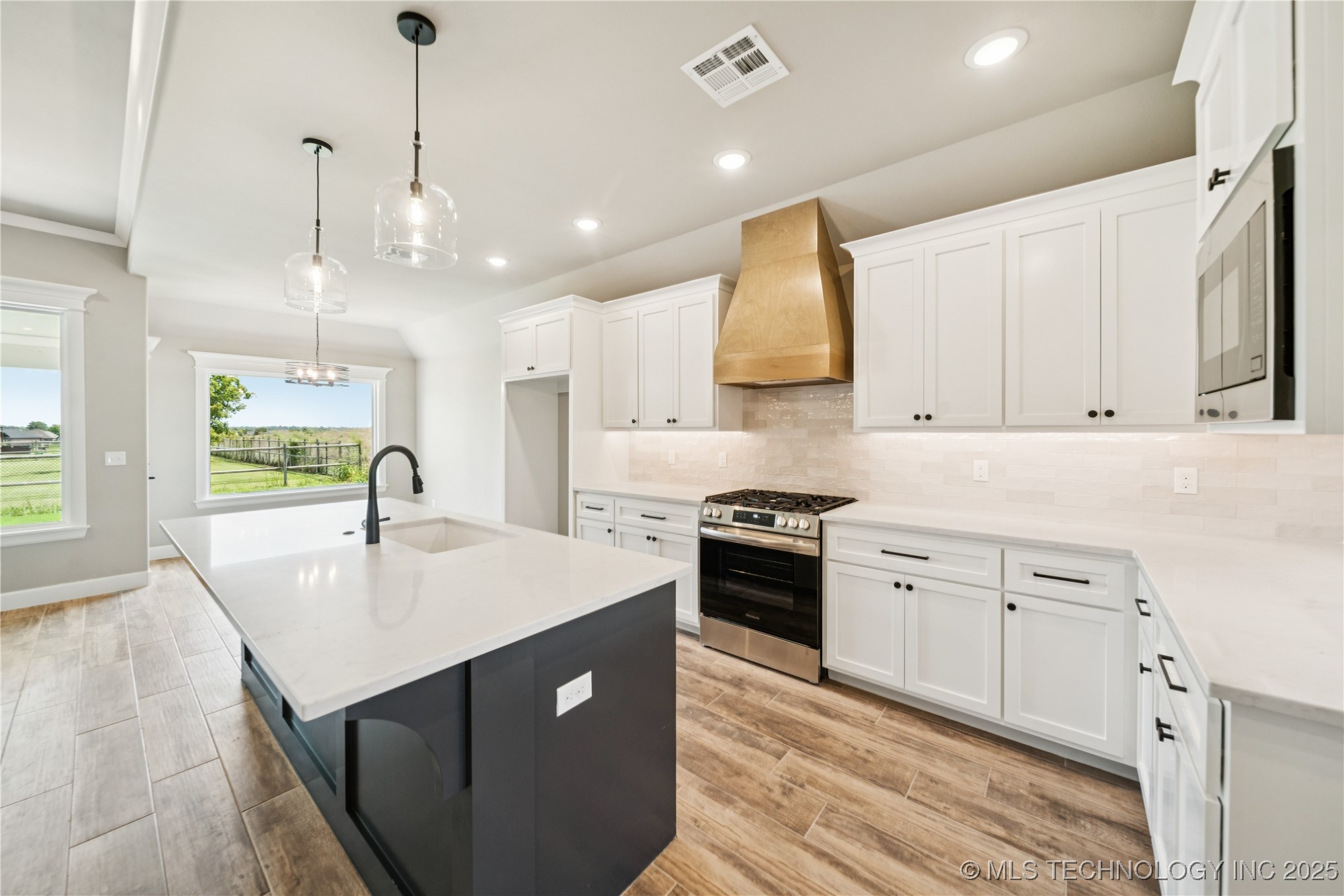 14129 N 54th East Avenue Property Photo 14