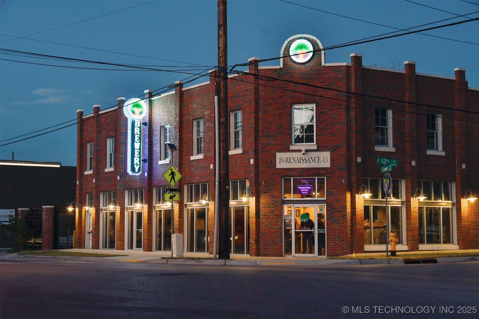 1147 S Lewis Avenue Property Photo 1