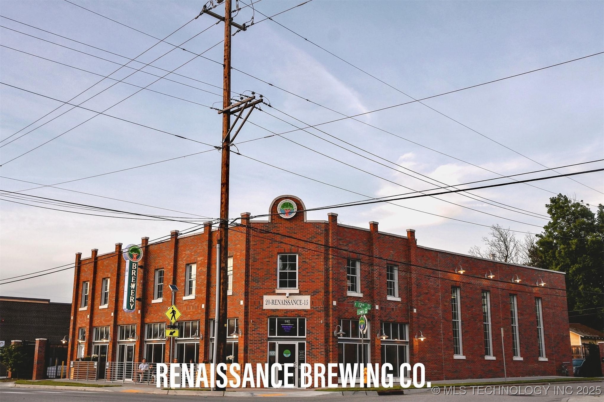 1147 S Lewis Avenue Property Photo 9