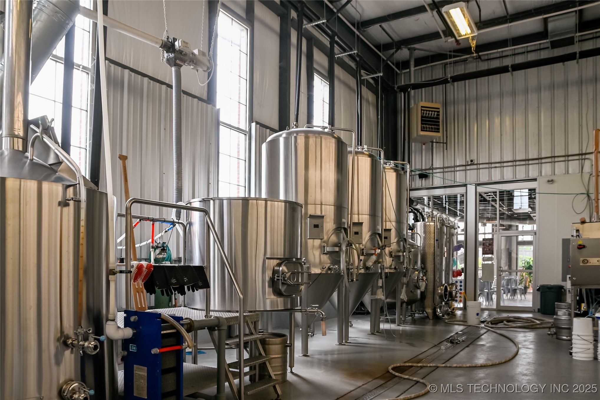 1147 S Lewis Avenue Property Photo 13