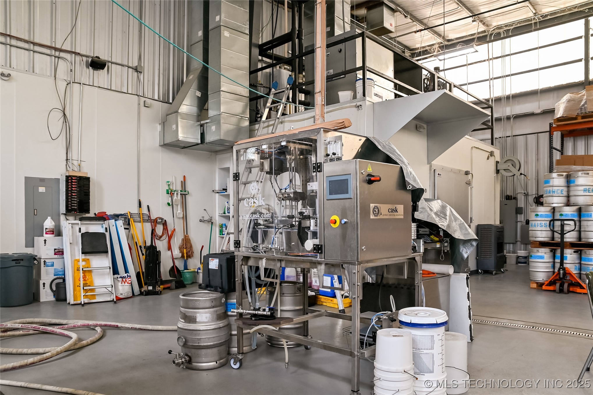 1147 S Lewis Avenue Property Photo 15