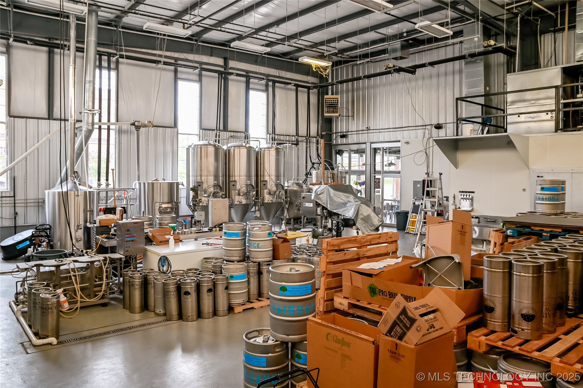 1147 S Lewis Avenue Property Photo 16