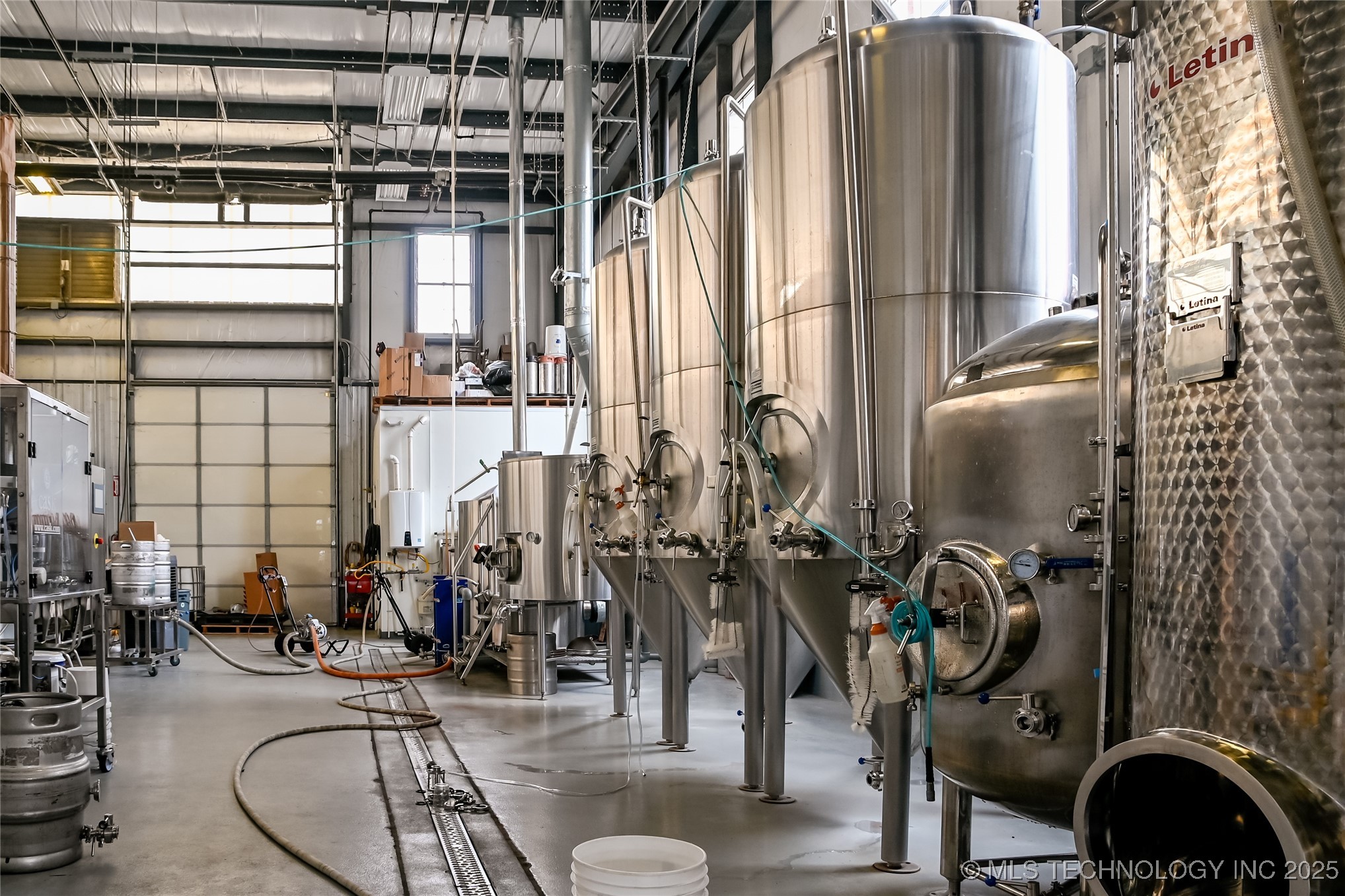 1147 S Lewis Avenue Property Photo 18