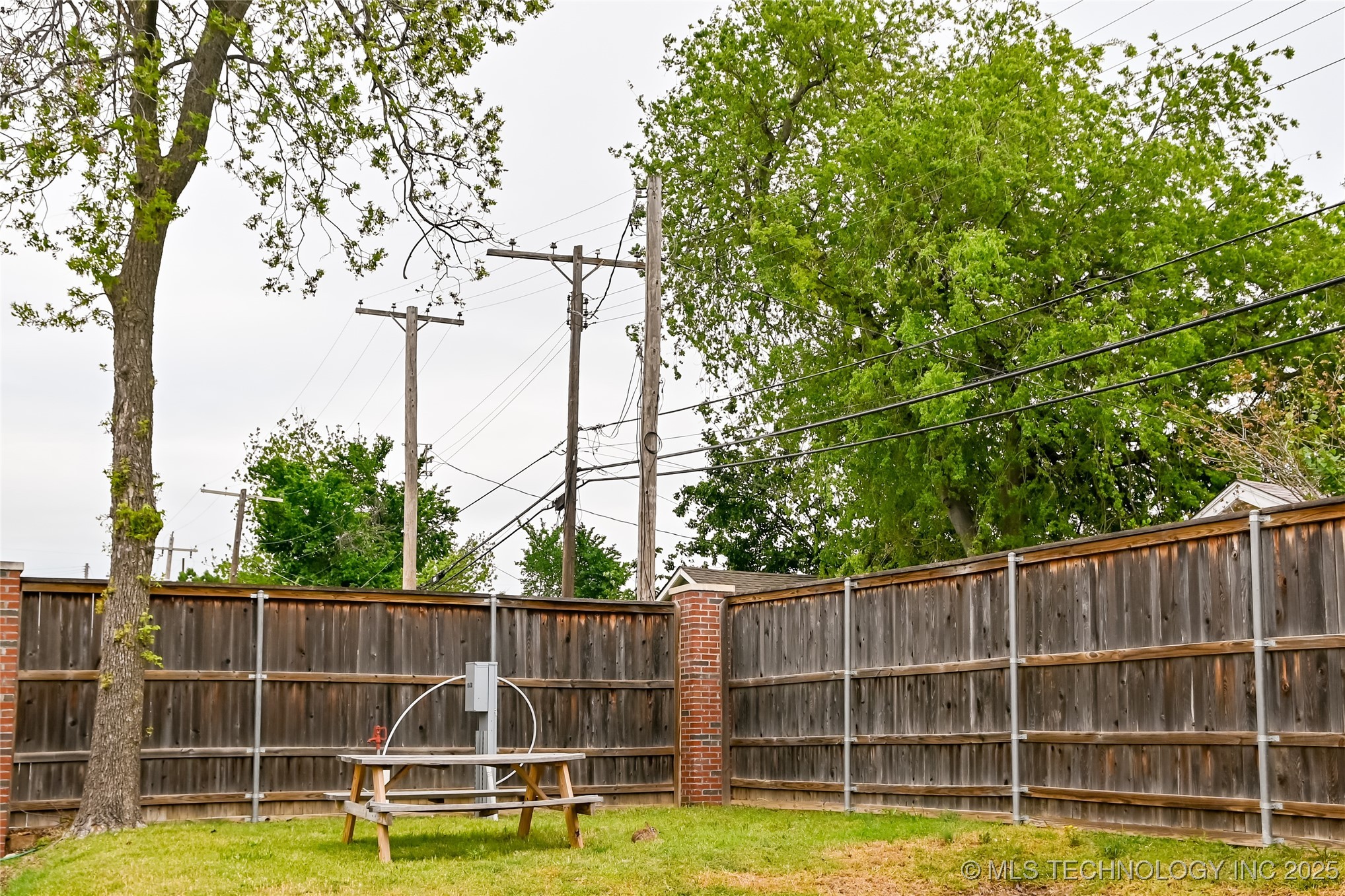 1147 S Lewis Avenue Property Photo 19