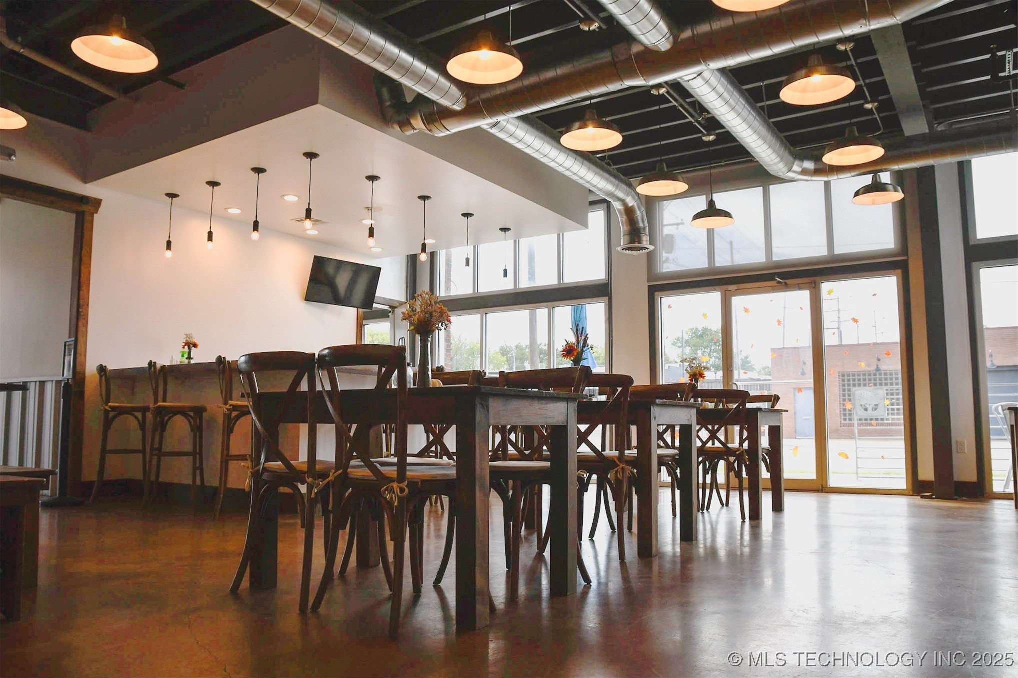 1147 S Lewis Avenue Property Photo 20