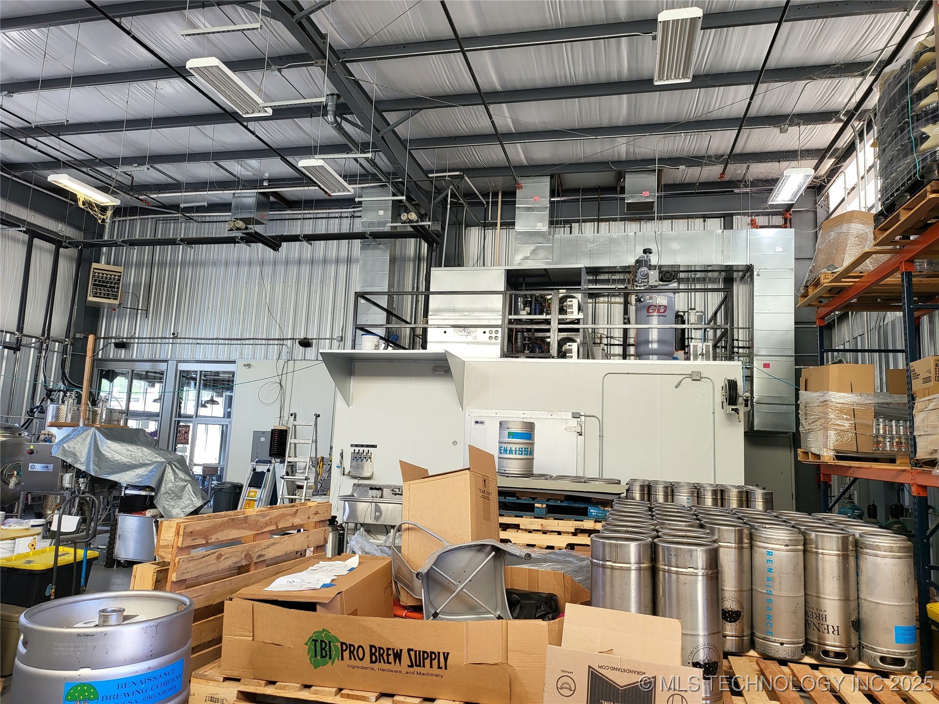 1147 S Lewis Avenue Property Photo 31