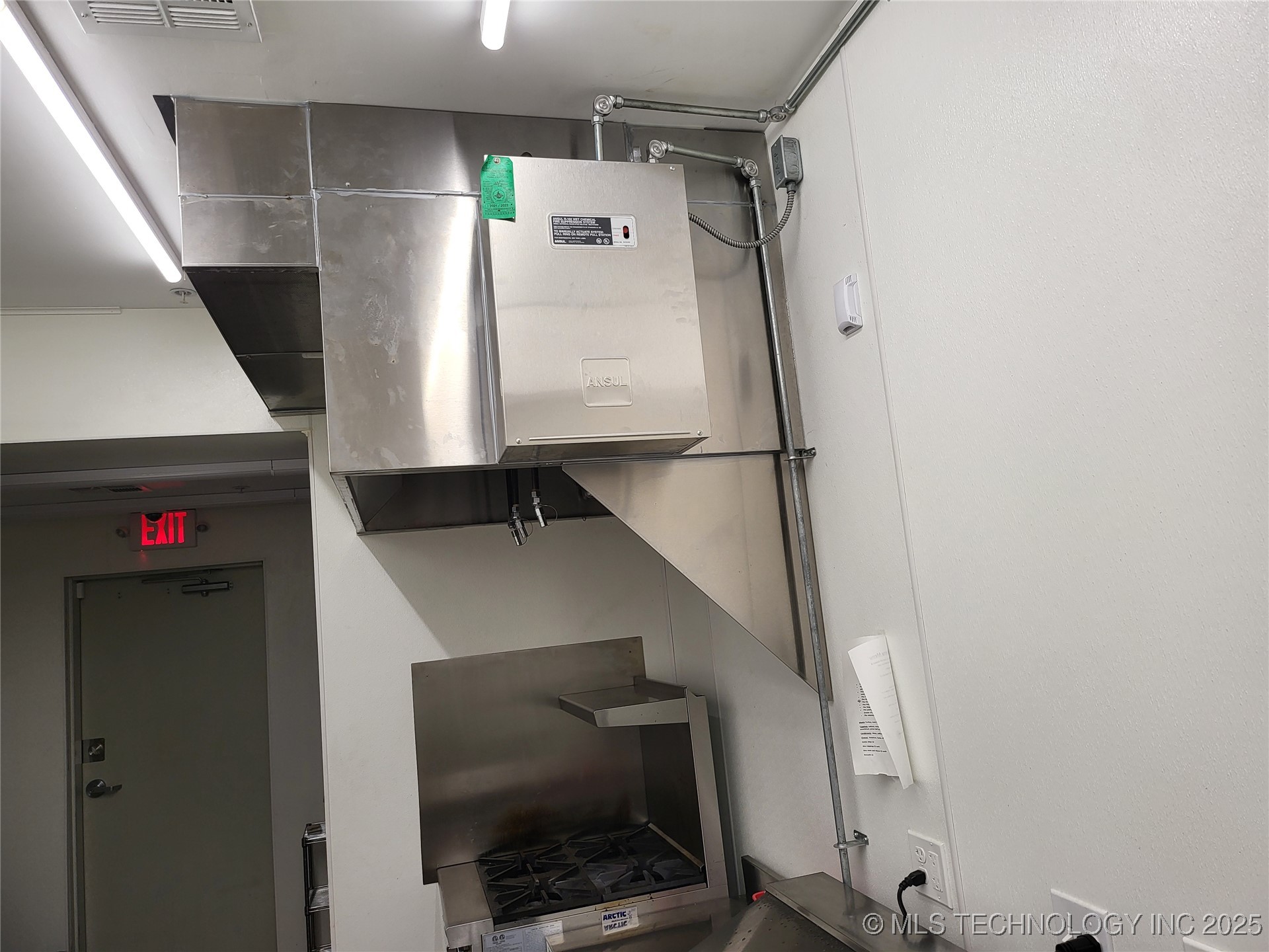 1147 S Lewis Avenue Property Photo 37