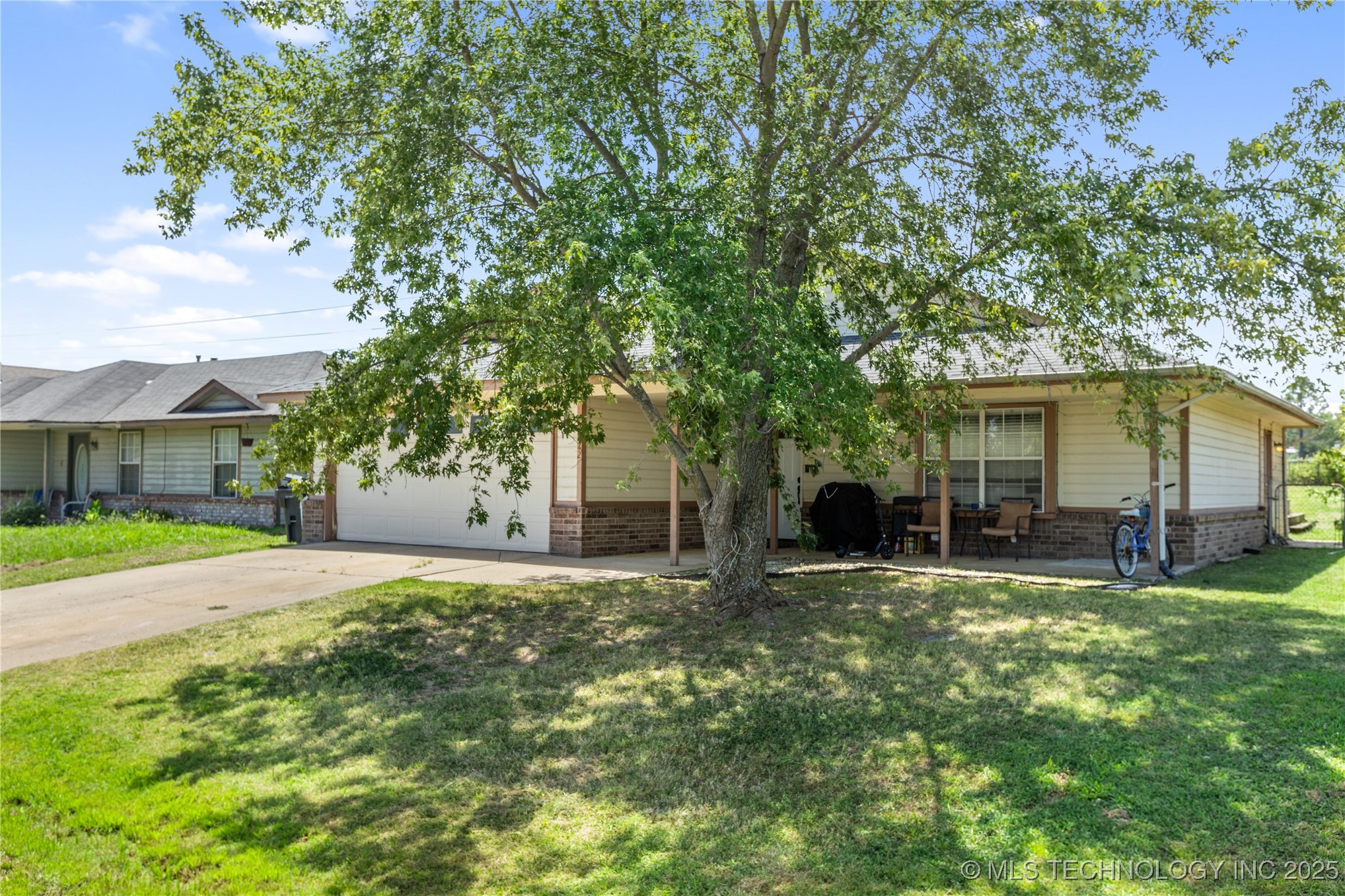 24922 S Heartwood Drive Property Photo 3